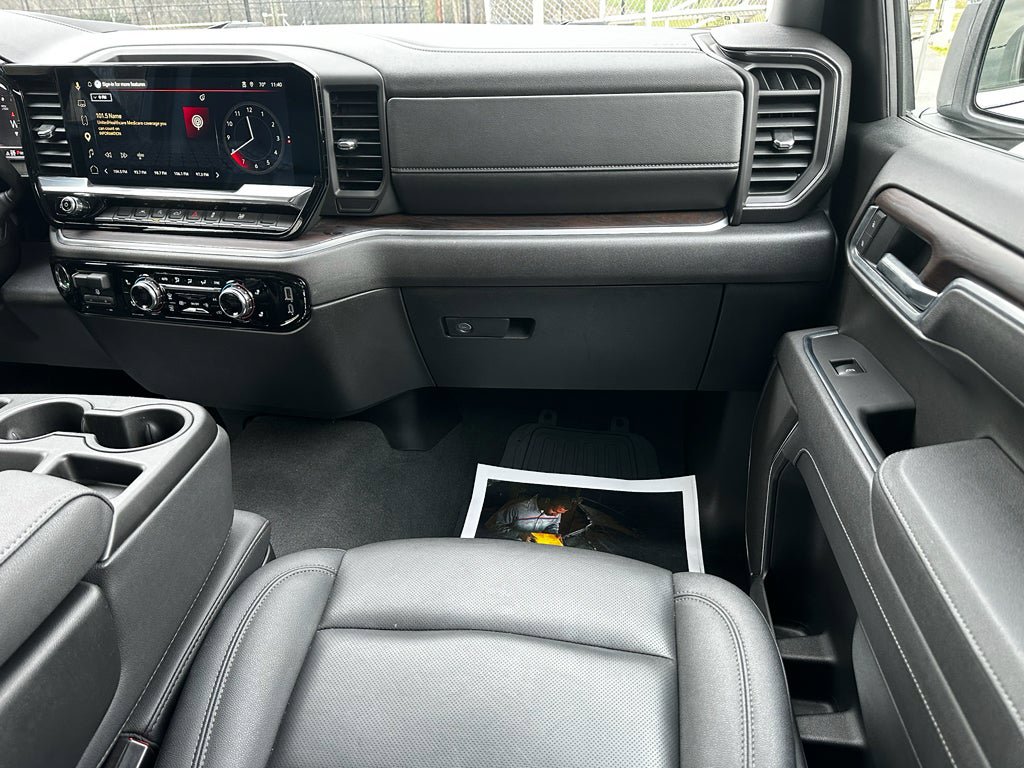 Used 2025 GMC Sierra 1500 SLT AWD/4WD image 28