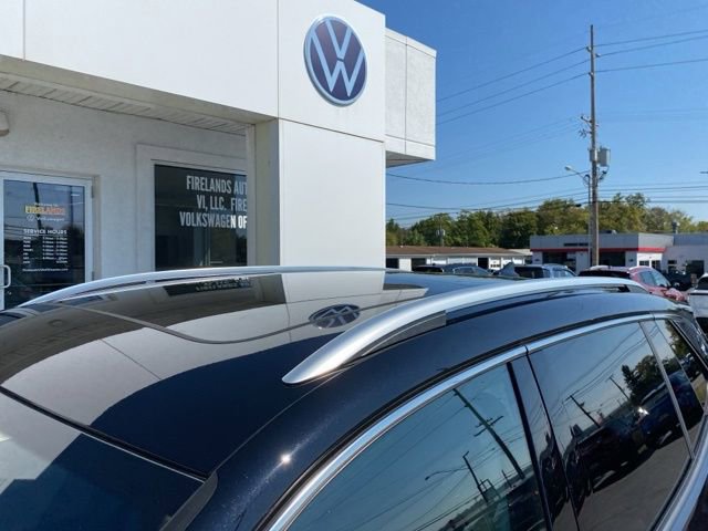 New 2025 Volkswagen Tiguan SE image 14