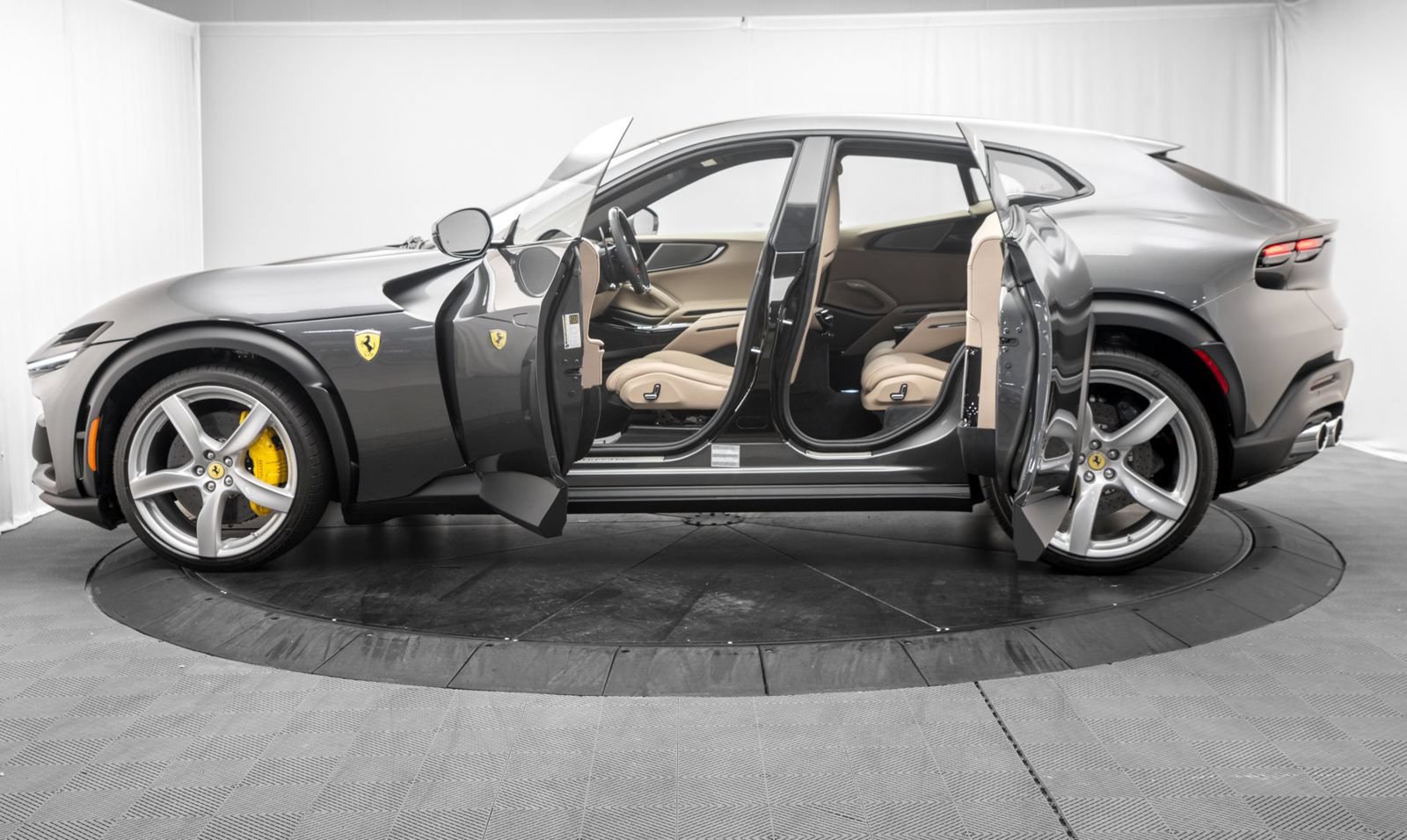 Used 2026 Ferrari Purosangue AWD/4WD image 4