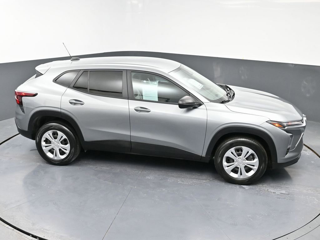 Used 2024 Chevrolet Trax LS w/ Driver Confidence Package image 43