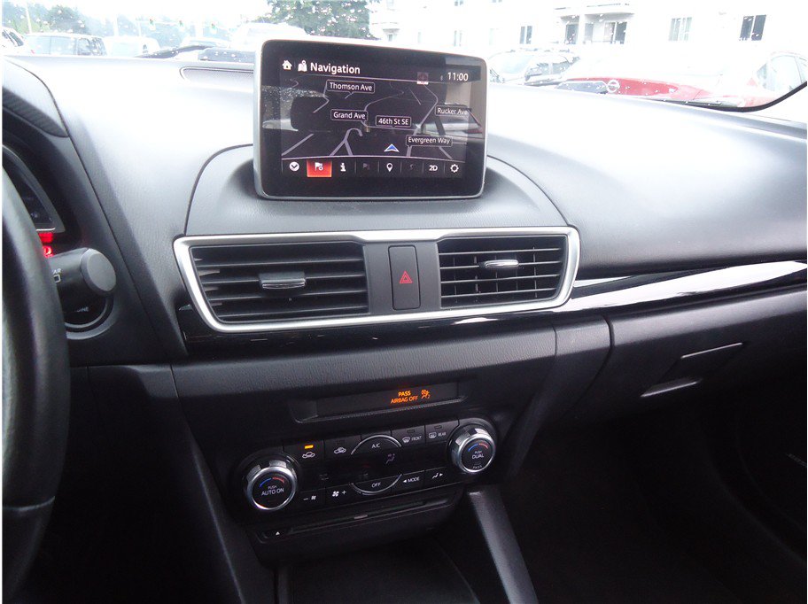 Used 2014 MAZDA MAZDA3 i Touring w/ Technology Package FWD image 19