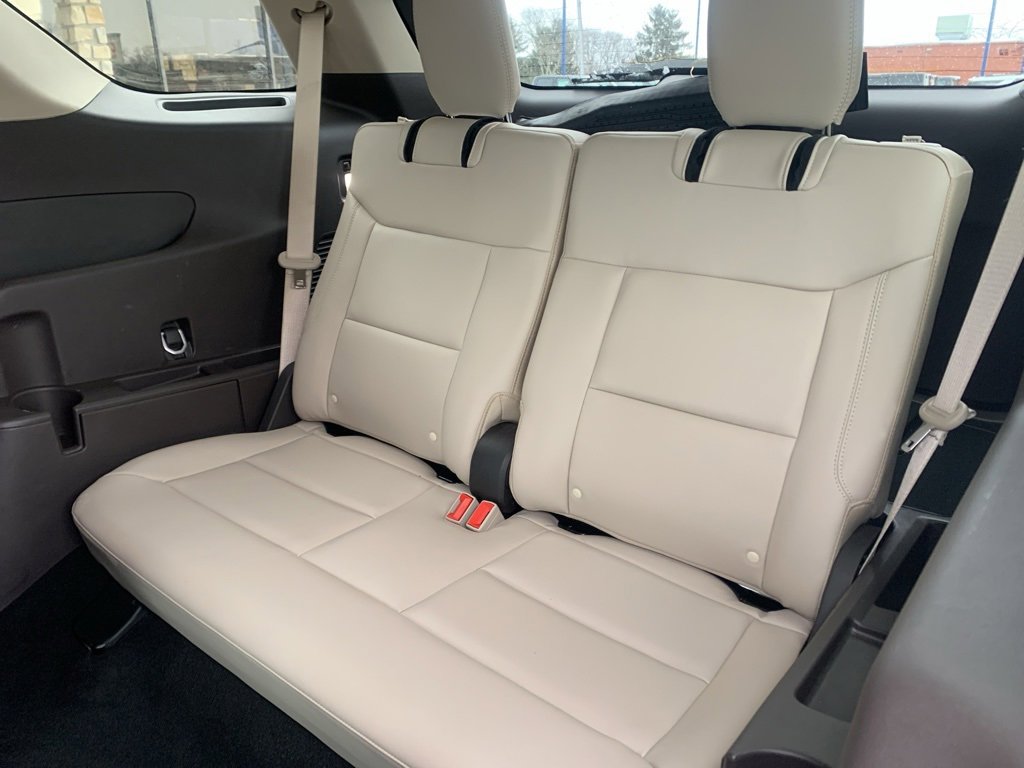 Used 2023 Ford Explorer Platinum w/ Class IV Trailer Tow Package image 17