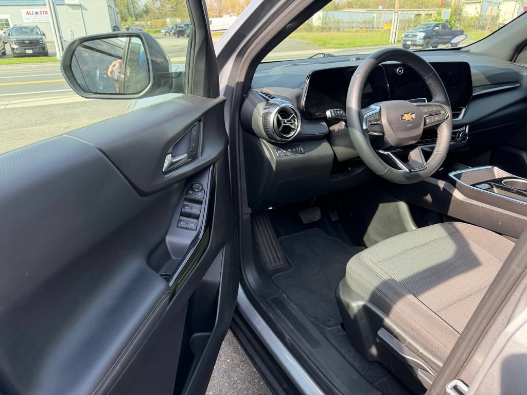 Certified 2025 Chevrolet Equinox LT AWD/4WD image 16