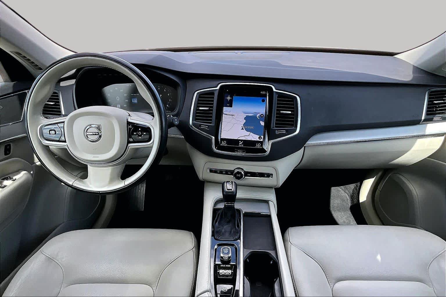 Used 2021 Volvo XC90 T5 Momentum w/ Protection Package Premier FWD image 16