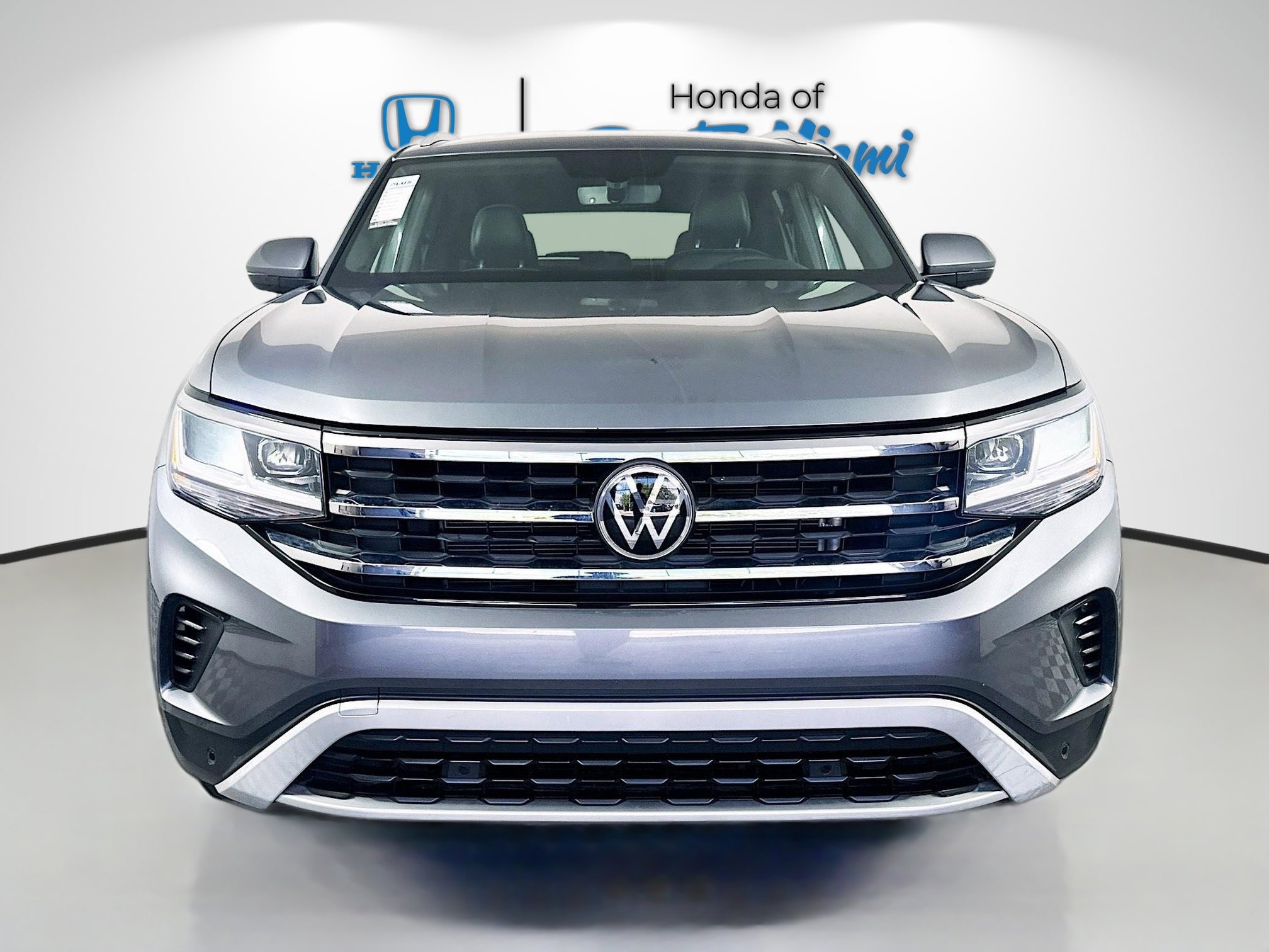 Used 2022 Volkswagen Atlas Cross Sport SE image 2