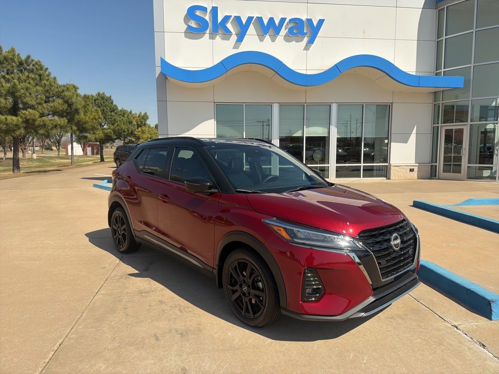 Used 2024 Nissan Kicks SR w/ SR Premium Package FWD image 1