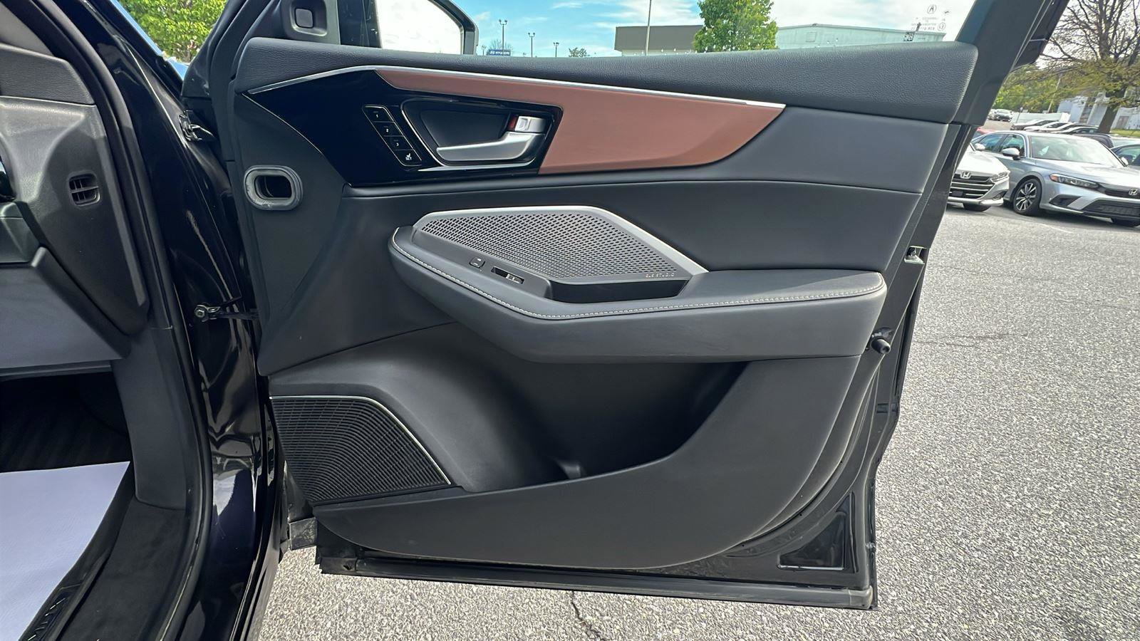 Used 2022 Acura MDX SH-AWD w/ Technology Package image 12