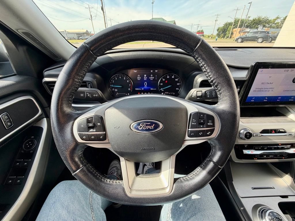 Used 2021 Ford Explorer XLT AWD/4WD image 11