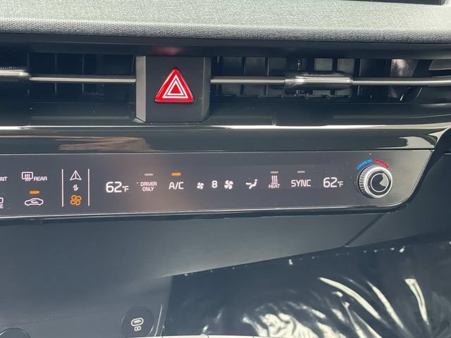 Used 2024 Kia EV6 Light AWD/4WD image 15