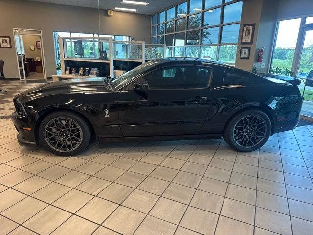 Used 2013 Ford Mustang Shelby GT500 RWD image 4