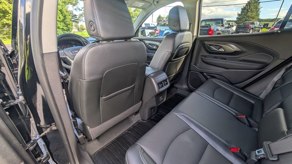 Used 2023 GMC Terrain SLT w/ Infotainment Package II AWD/4WD image 13