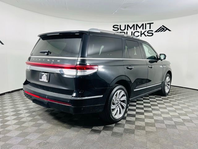 Used 2023 Lincoln Navigator Reserve w/ Equipment Group 201A image 4