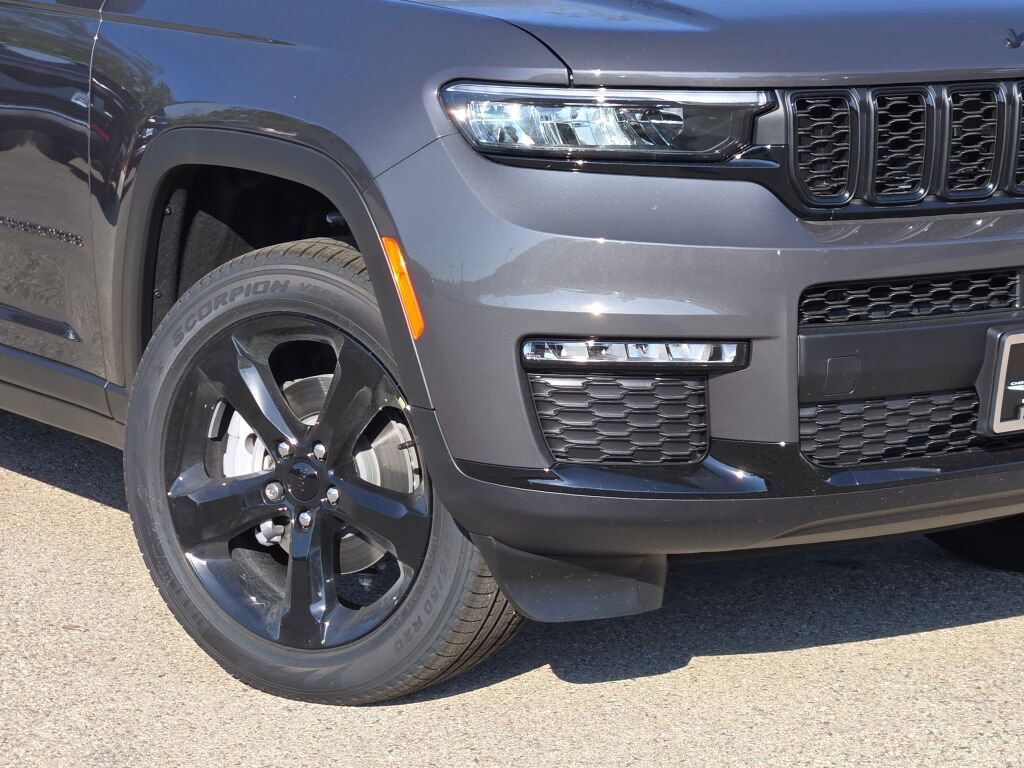 New 2025 Jeep Grand Cherokee L Limited w/ Luxury Tech Group II image 3