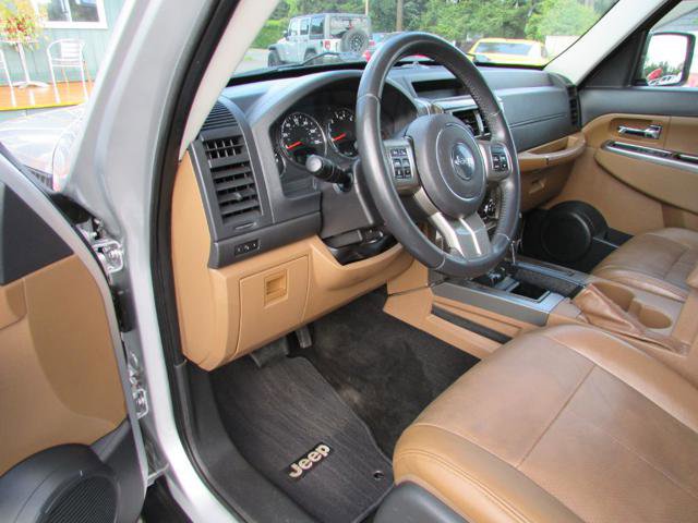 Used 2012 Jeep Liberty Limited image 9