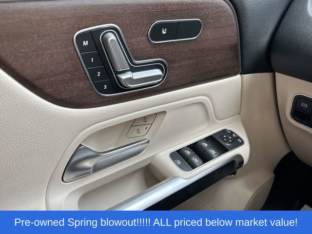 Used 2021 Mercedes-Benz GLB 250 4MATIC w/ Premium Package image 34