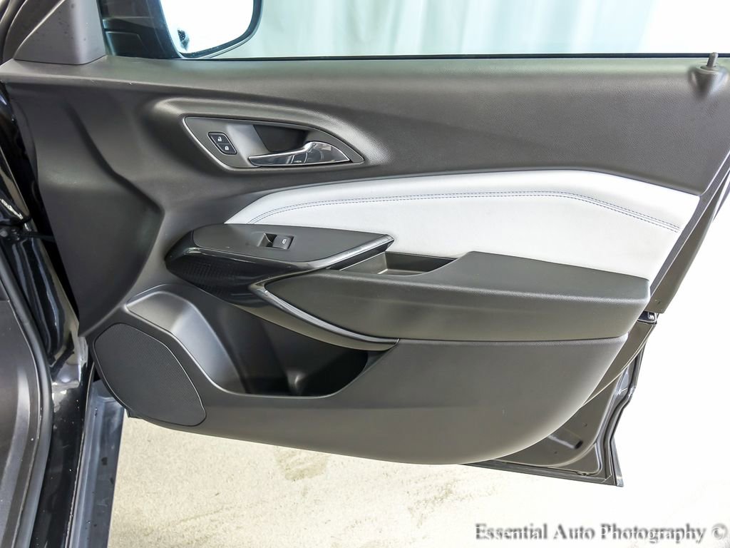 Used 2025 Chevrolet Trax LT w/ Driver Confidence Package FWD image 22