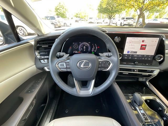 Used 2023 Lexus RX 350h image 16