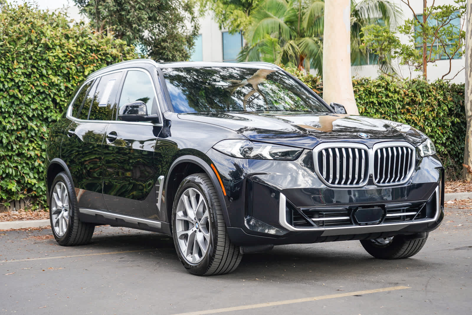 Used 2024 BMW X5 sDrive40i w/ Parking Assistance Package RWD image 3