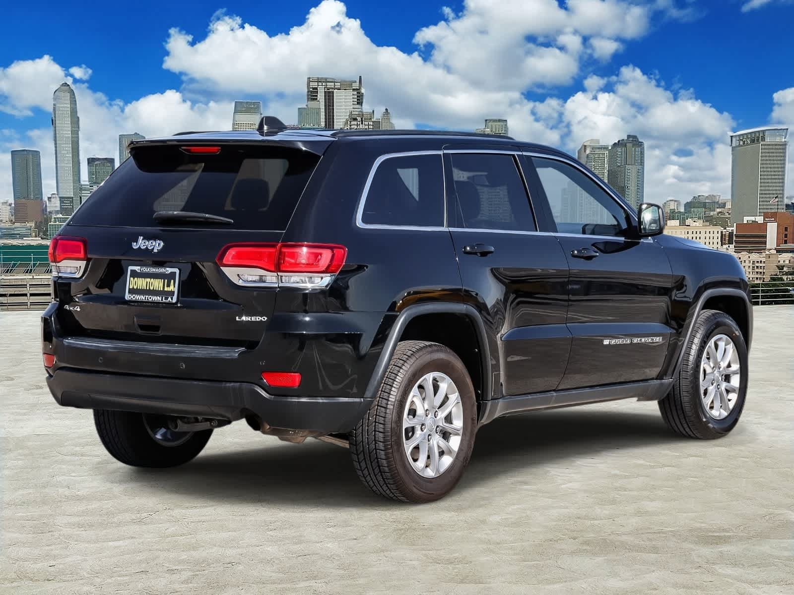 Used 2022 Jeep Grand Cherokee Laredo X AWD/4WD image 4