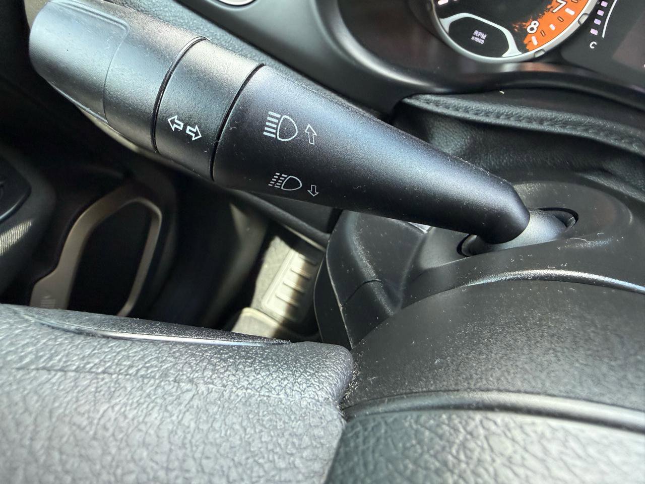 Used 2017 Jeep Renegade Sport w/ Power & Air Group image 21