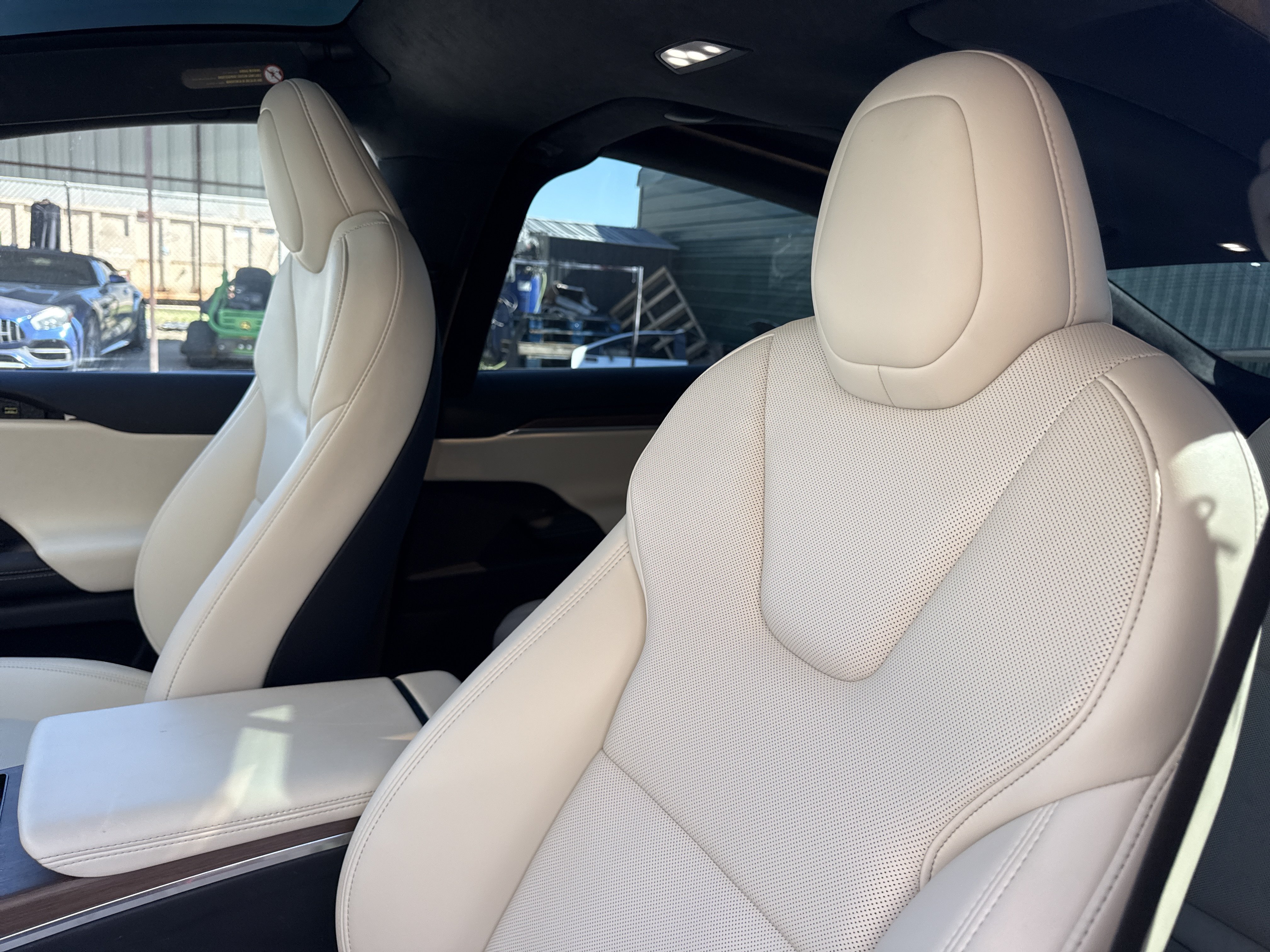 Used 2023 Tesla Model X AWD/4WD image 4