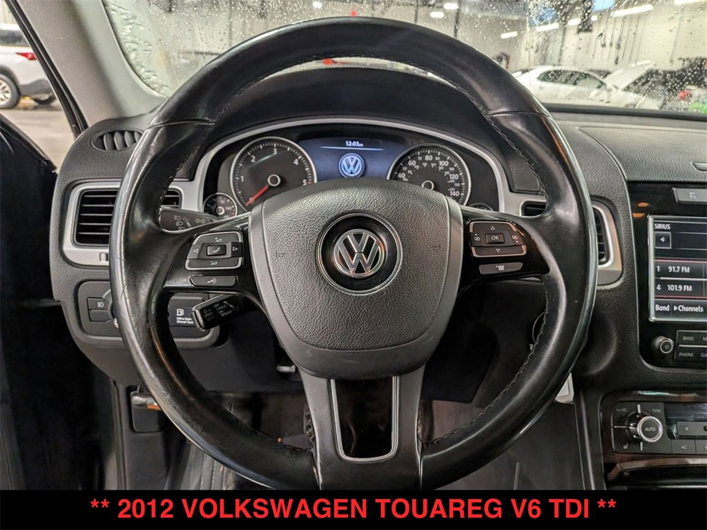 Used 2012 Volkswagen Touareg Sport image 23