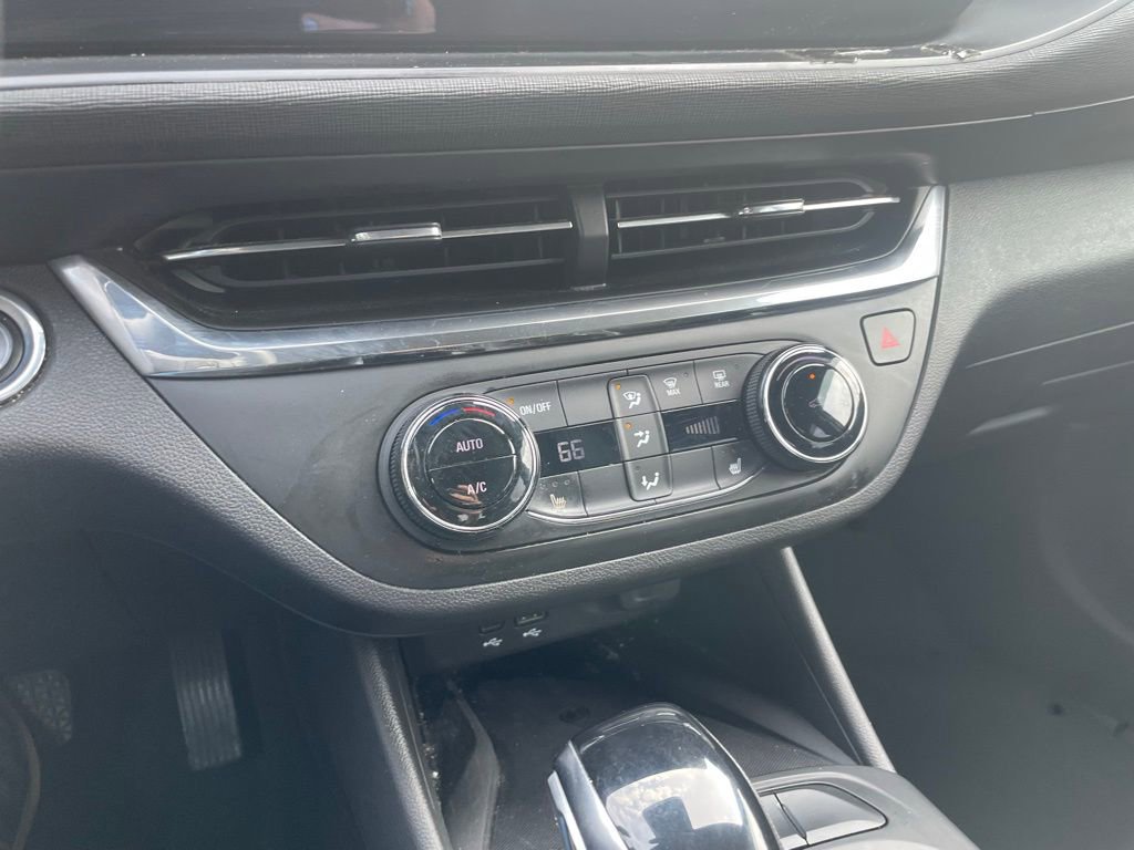 Used 2025 Buick Envista Preferred w/ Convenience I Package image 18