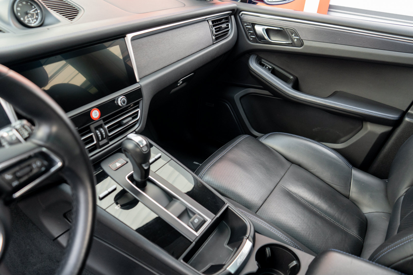 Used 2022 Porsche Macan GTS AWD/4WD image 18