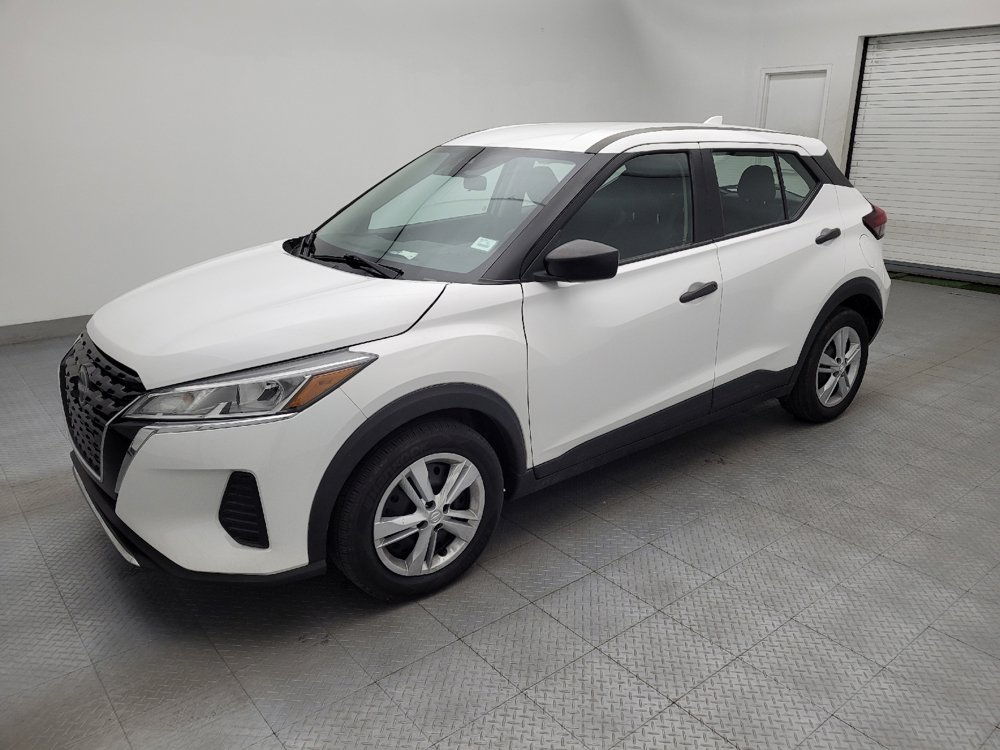 Used 2022 Nissan Kicks S FWD image 2