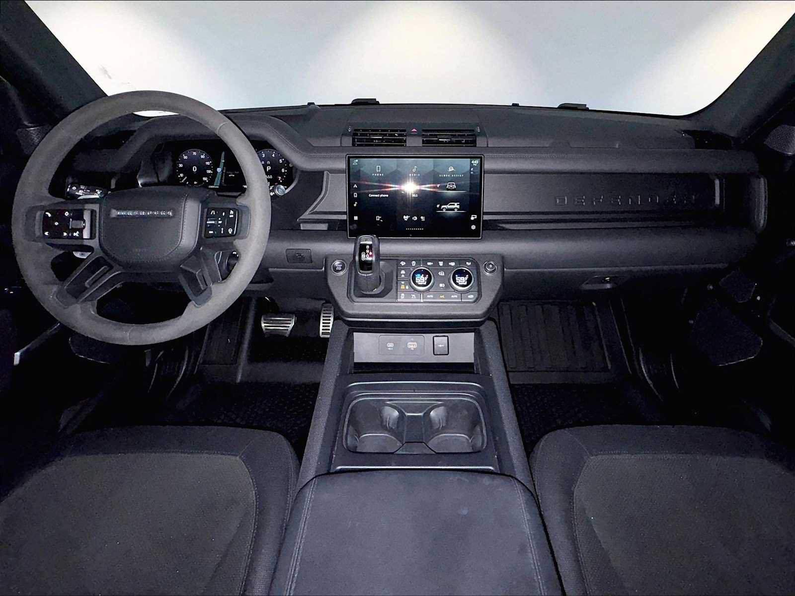 Used 2023 Land Rover Defender 90 V8 AWD/4WD image 17