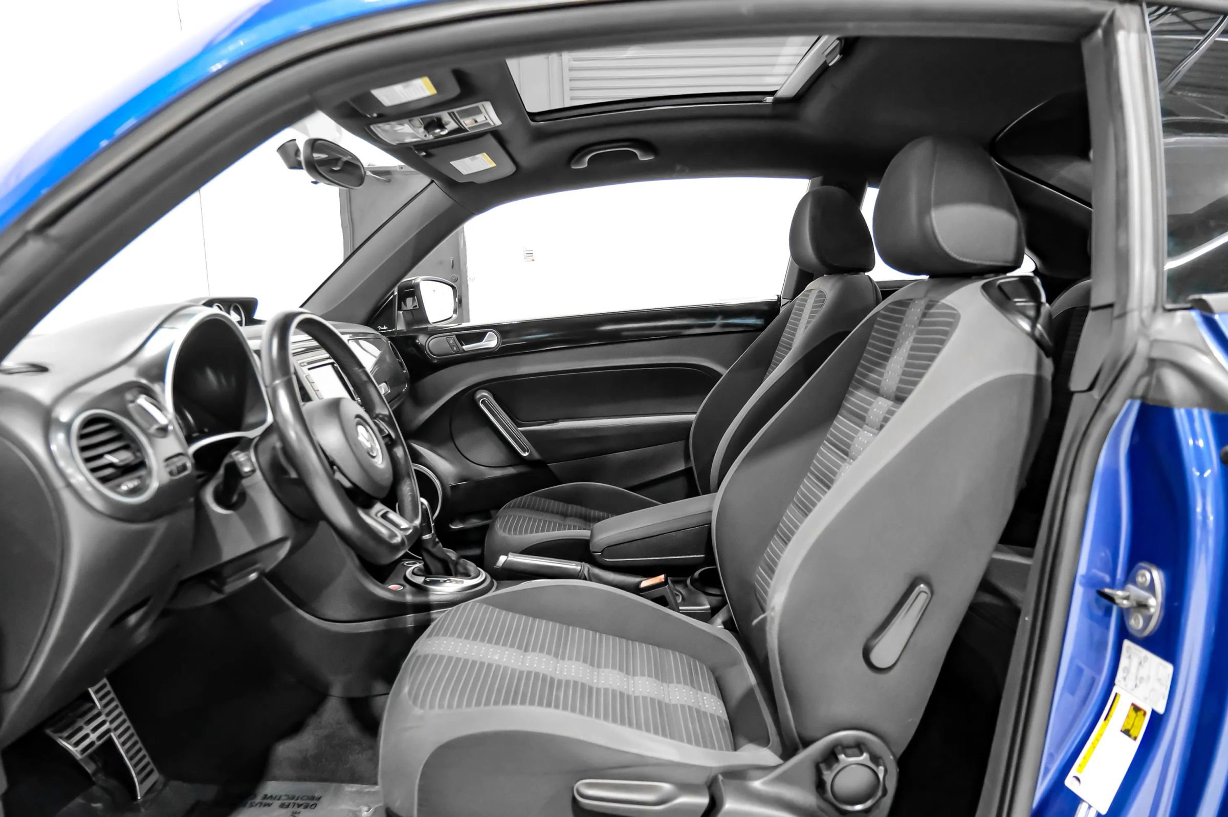 Used 2014 Volkswagen Beetle GSR image 13