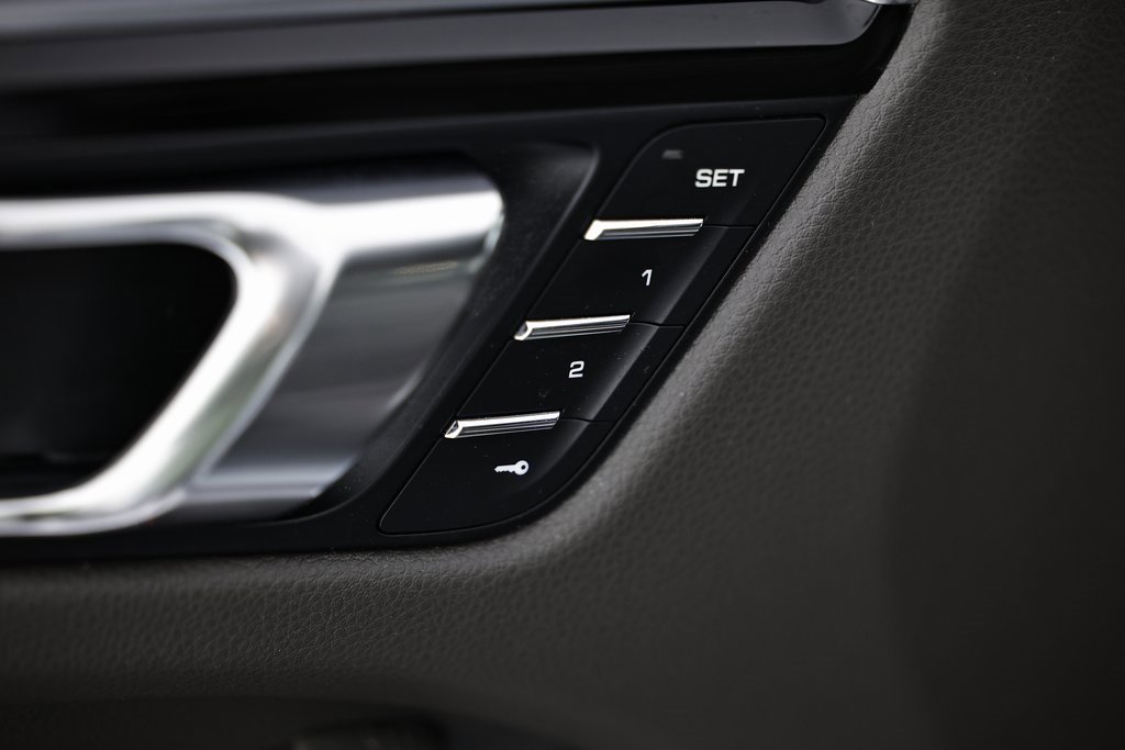 Used 2021 Porsche Macan image 19