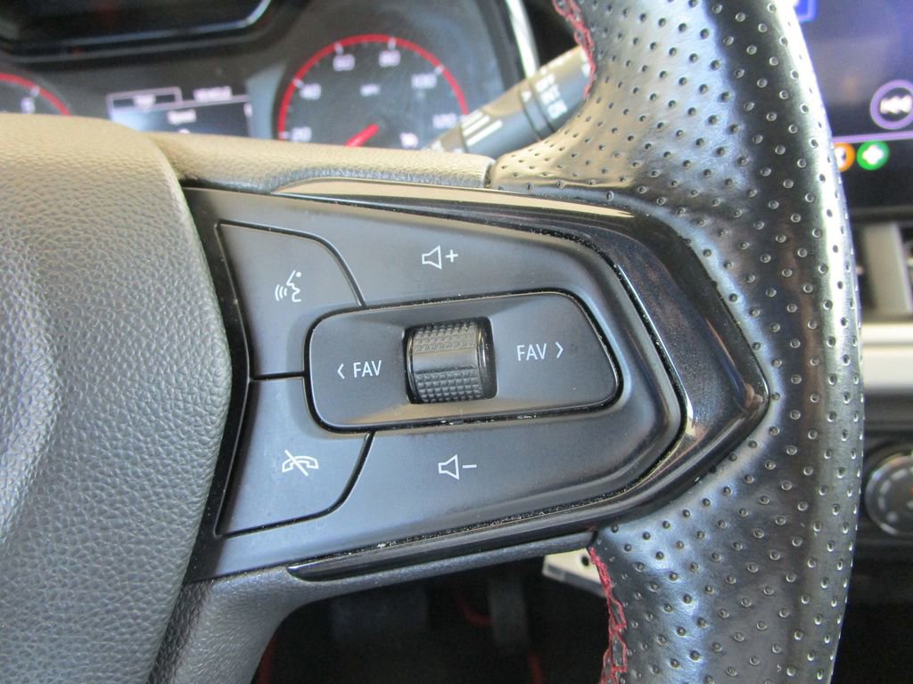 Used 2024 Chevrolet Trax RS w/ Driver Confidence Package FWD image 28