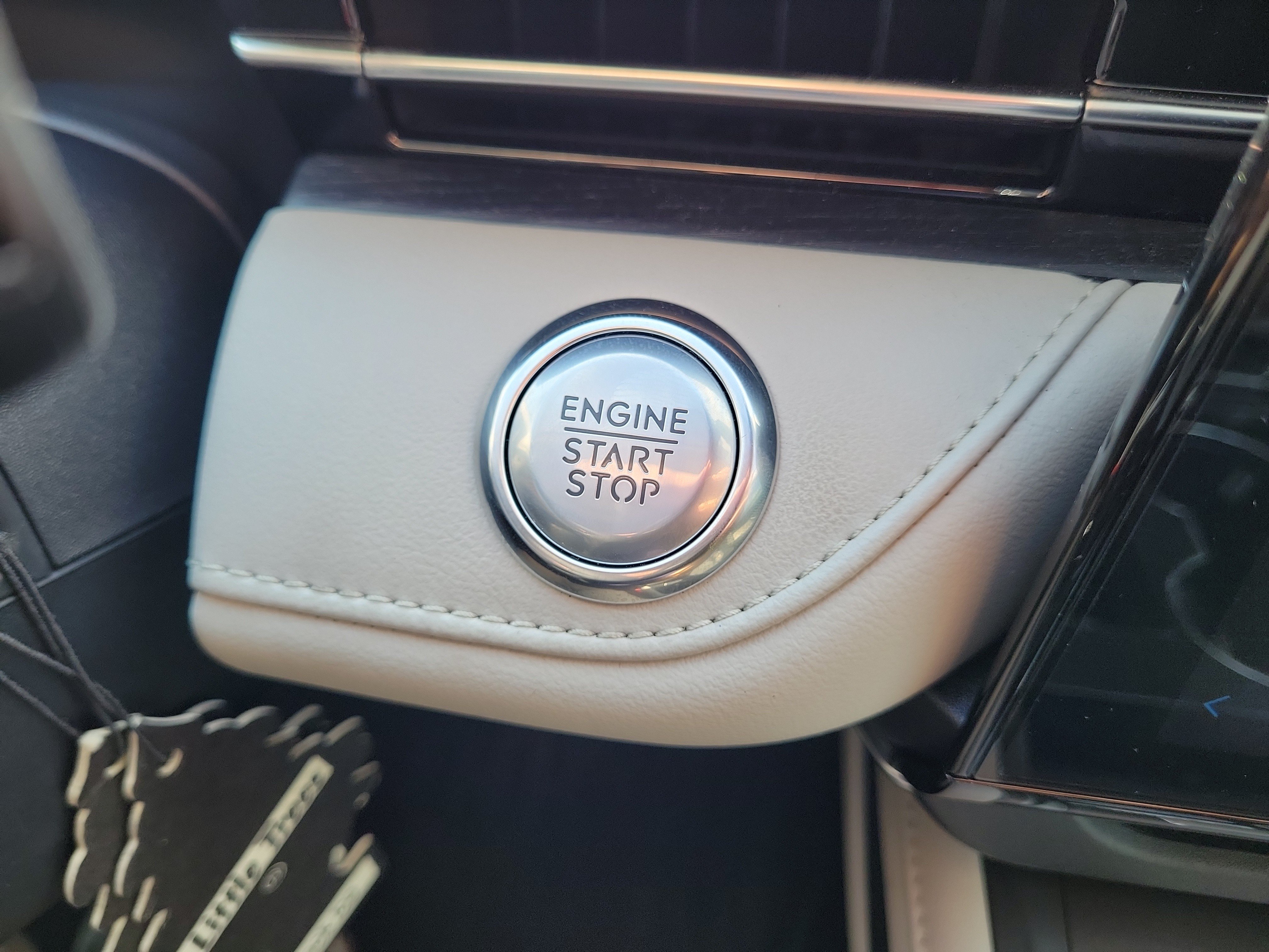 Used 2025 Lincoln Nautilus Reserve AWD/4WD image 33
