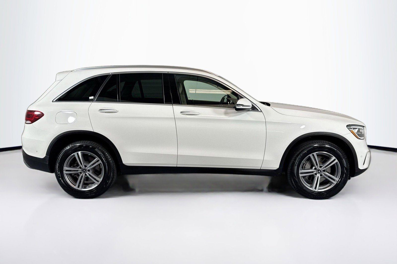 Used 2021 Mercedes-Benz GLC 300 image 4