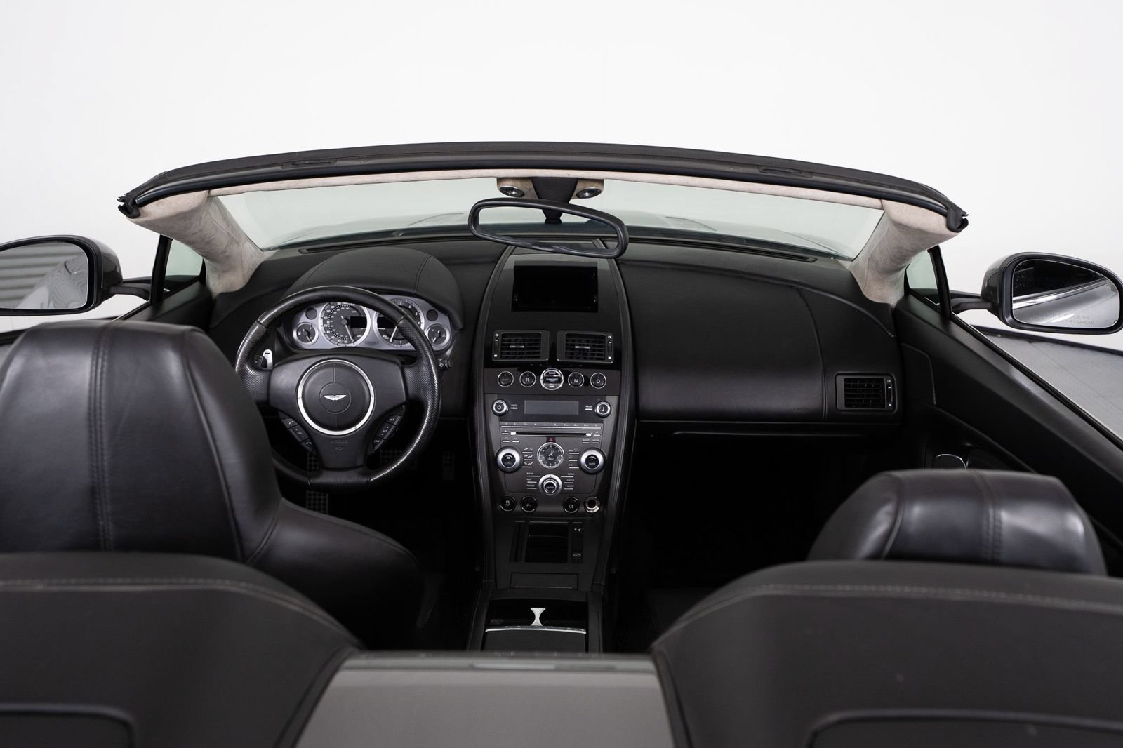 Used 2012 Aston Martin V8 Vantage Roadster RWD image 32