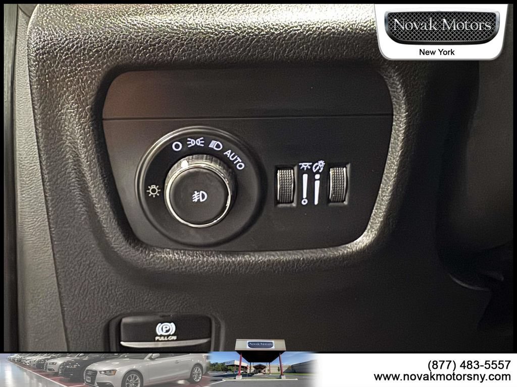 Used 2023 Jeep Grand Cherokee L Limited w/ Luxury Tech Group II AWD/4WD image 23