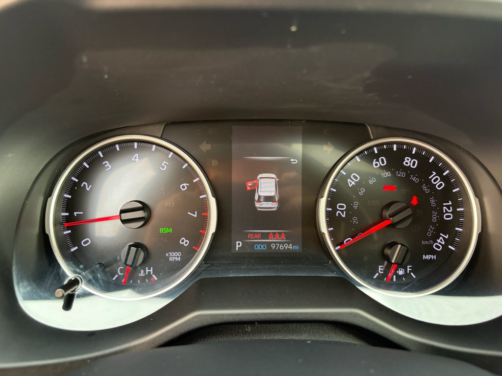 Used 2020 Toyota RAV4 XLE w/ Convenience Package FWD image 15