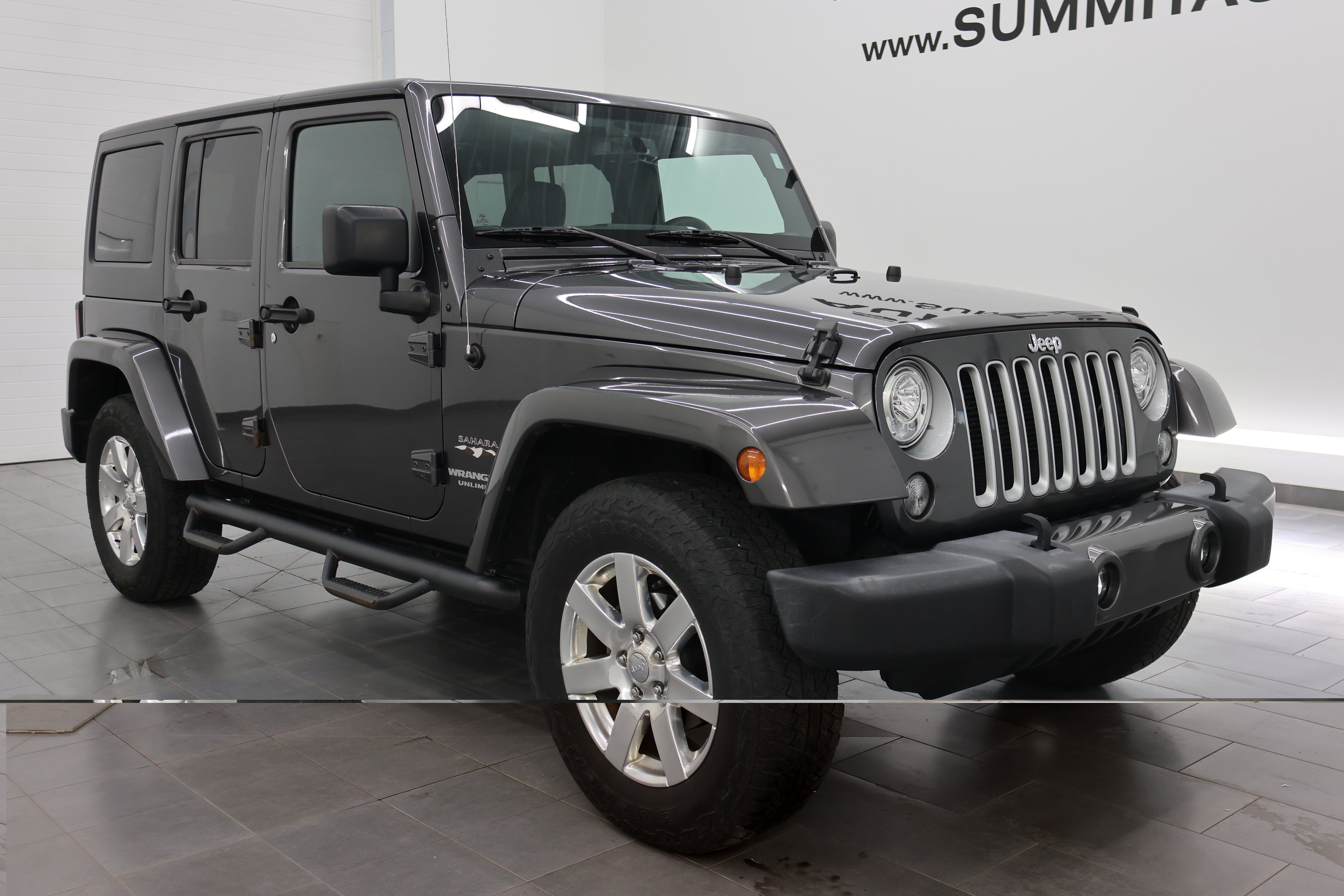Used 2017 Jeep Wrangler Unlimited Sahara w/ Connectivity Group AWD/4WD image 2