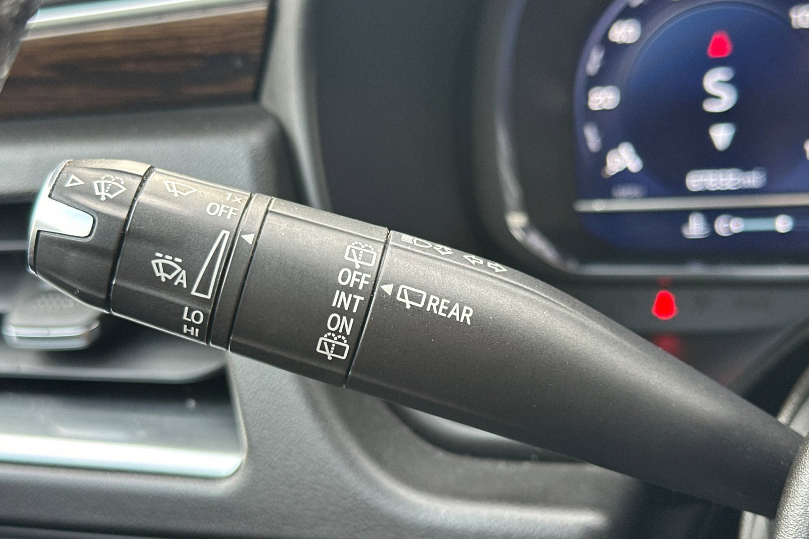 Used 2022 Chevrolet Suburban Premier image 38