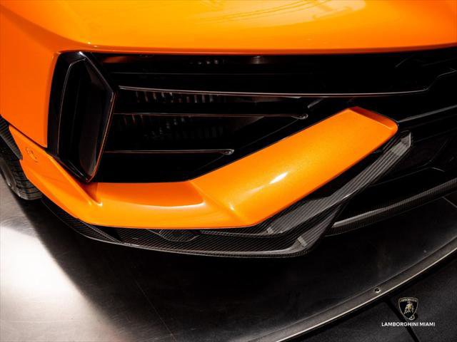 Used 2024 Lamborghini Urus Performante AWD/4WD image 4