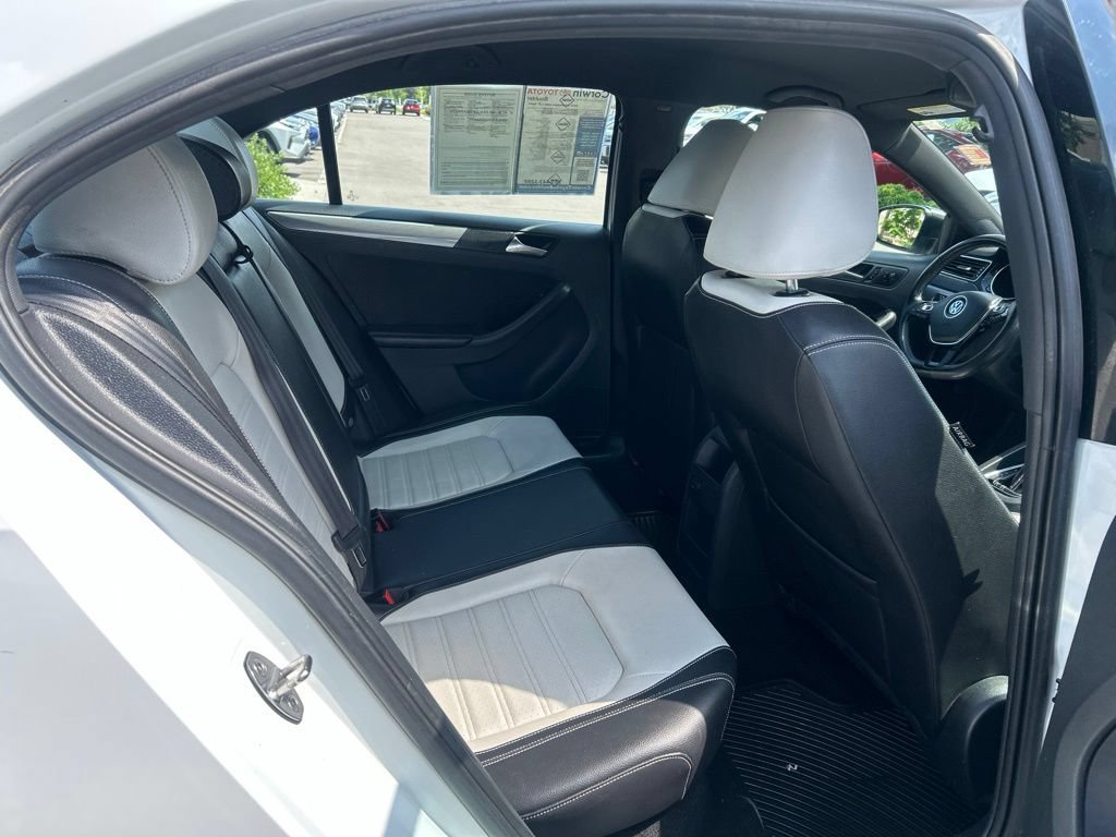Used 2016 Volkswagen Jetta Sport FWD image 16