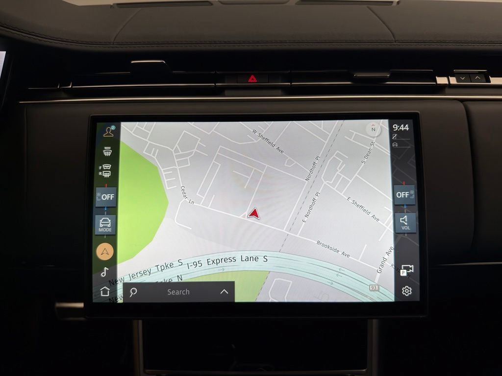 Certified 2025 Land Rover Range Rover SE AWD/4WD image 17