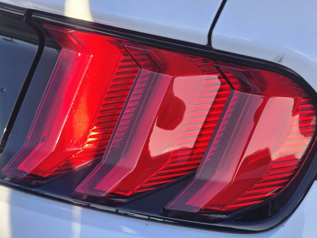 Used 2022 Ford Mustang Shelby GT500 w/ Carbon Fiber Track Pack image 13