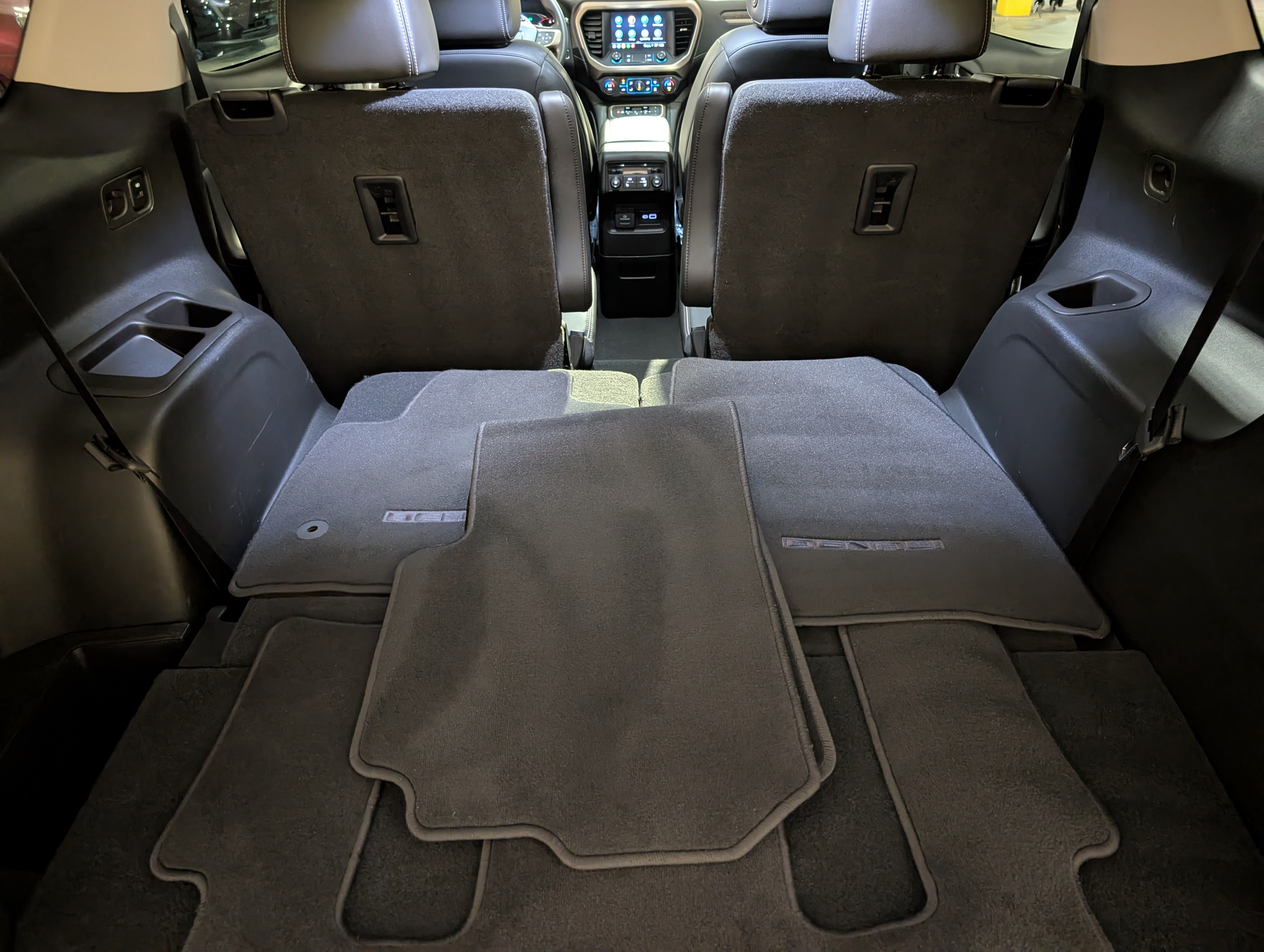 Used 2022 GMC Acadia Denali w/ Denali Ultimate Package AWD/4WD image 23