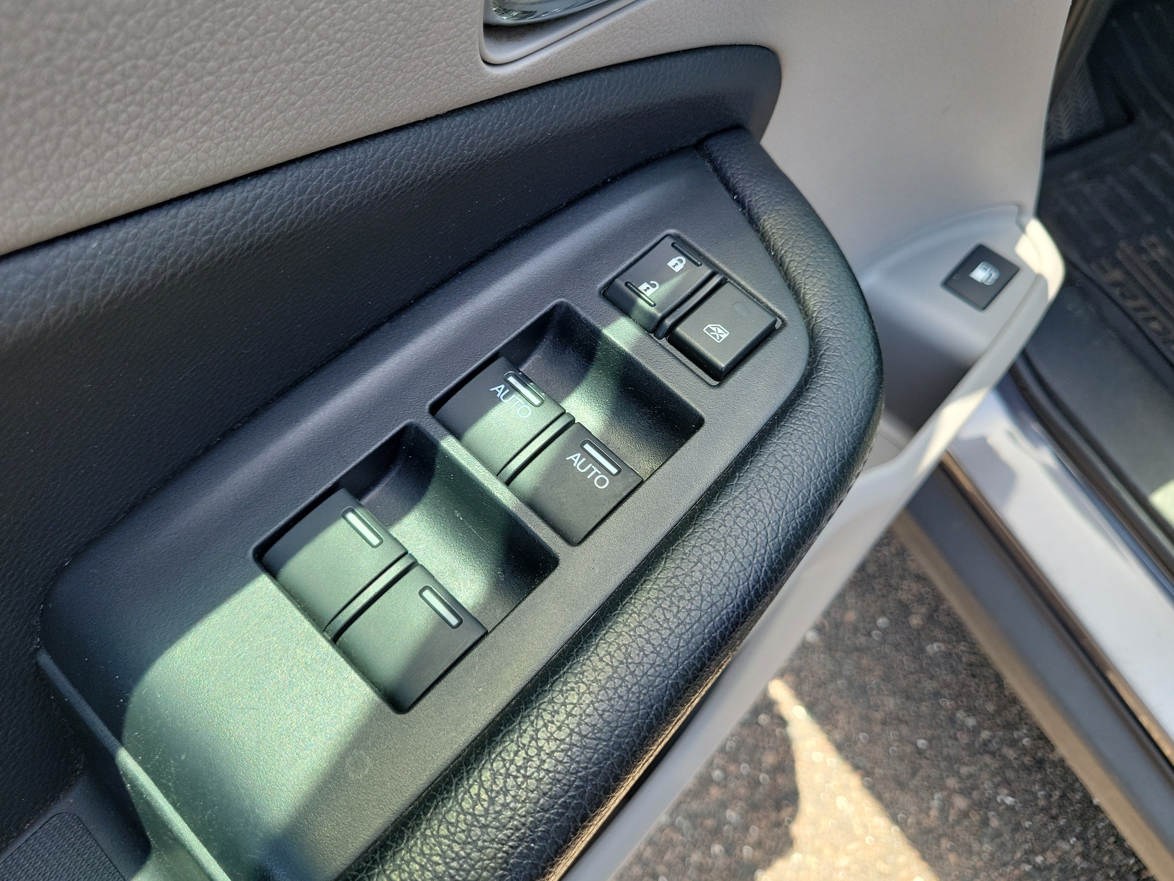 Certified 2017 Honda Ridgeline RTL-T image 23