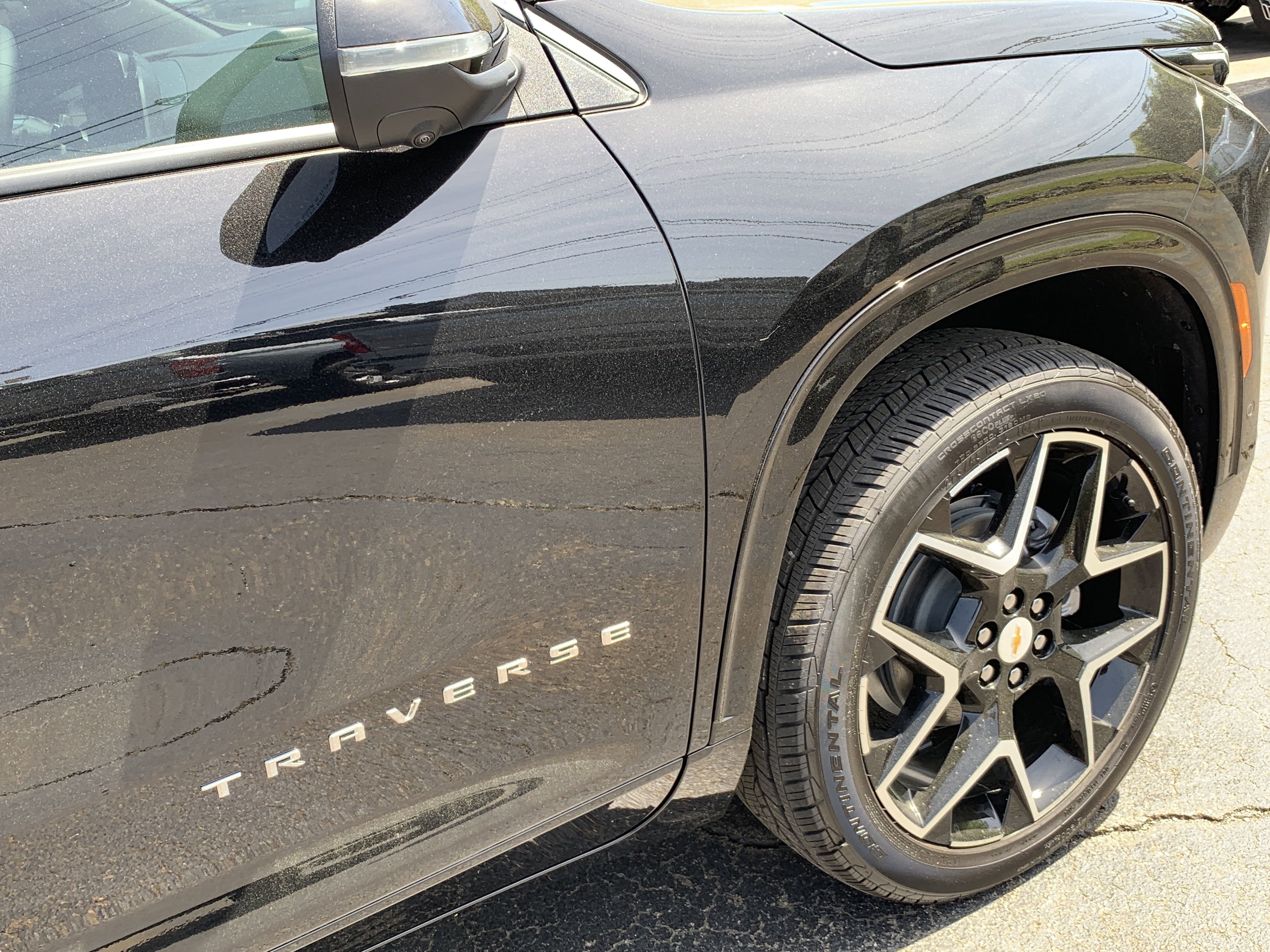 New 2025 Chevrolet Traverse High Country w/ LPO, Floor Liner Package image 33