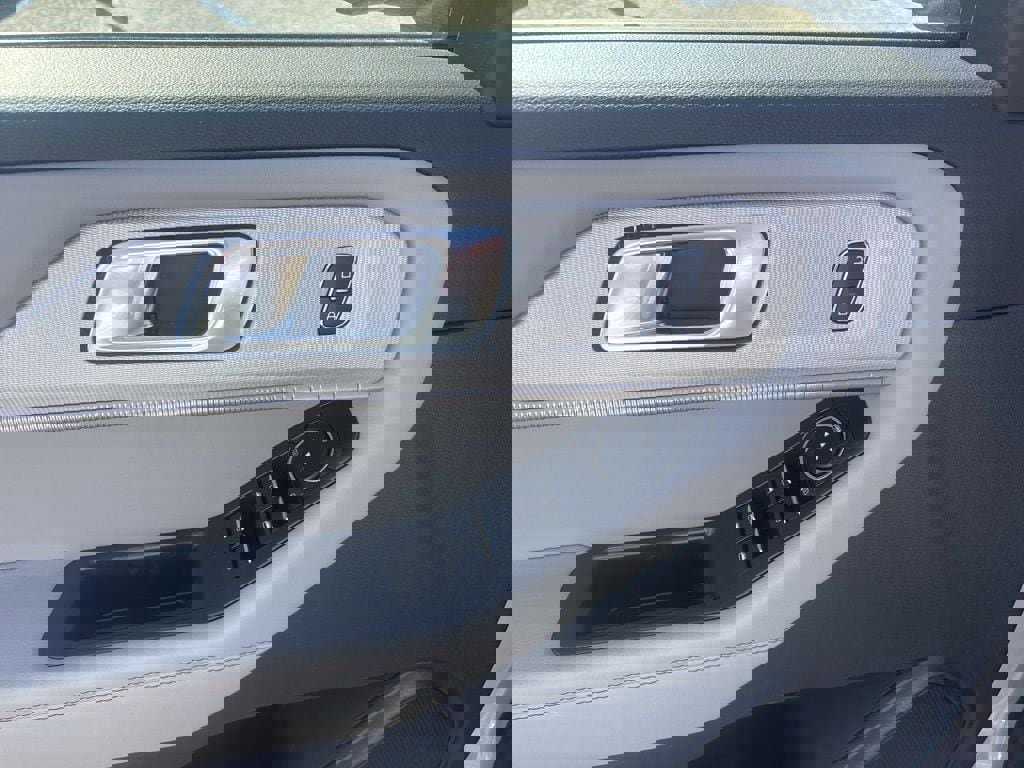 New 2026 Ford Explorer Active w/ Active Comfort Package image 25