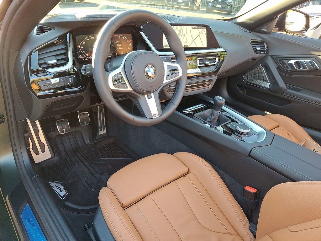 Used 2025 BMW Z4 M40i w/ Edition image 8