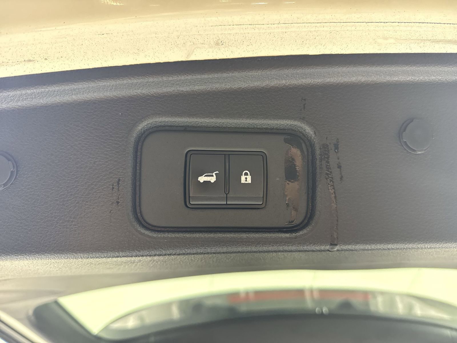 Certified 2025 Nissan Pathfinder SV image 36